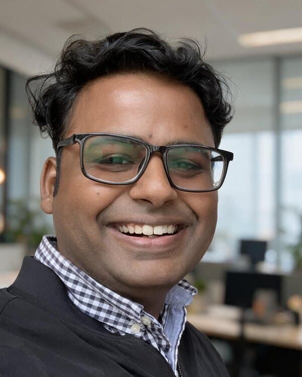 Shreyas Saxena, founder of VectorStackAI